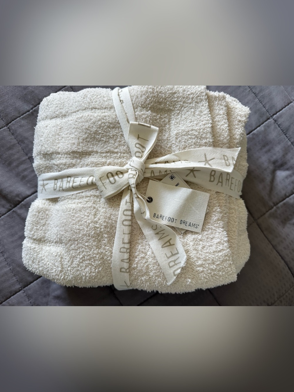 BAREFOOT DREAMS Blanket